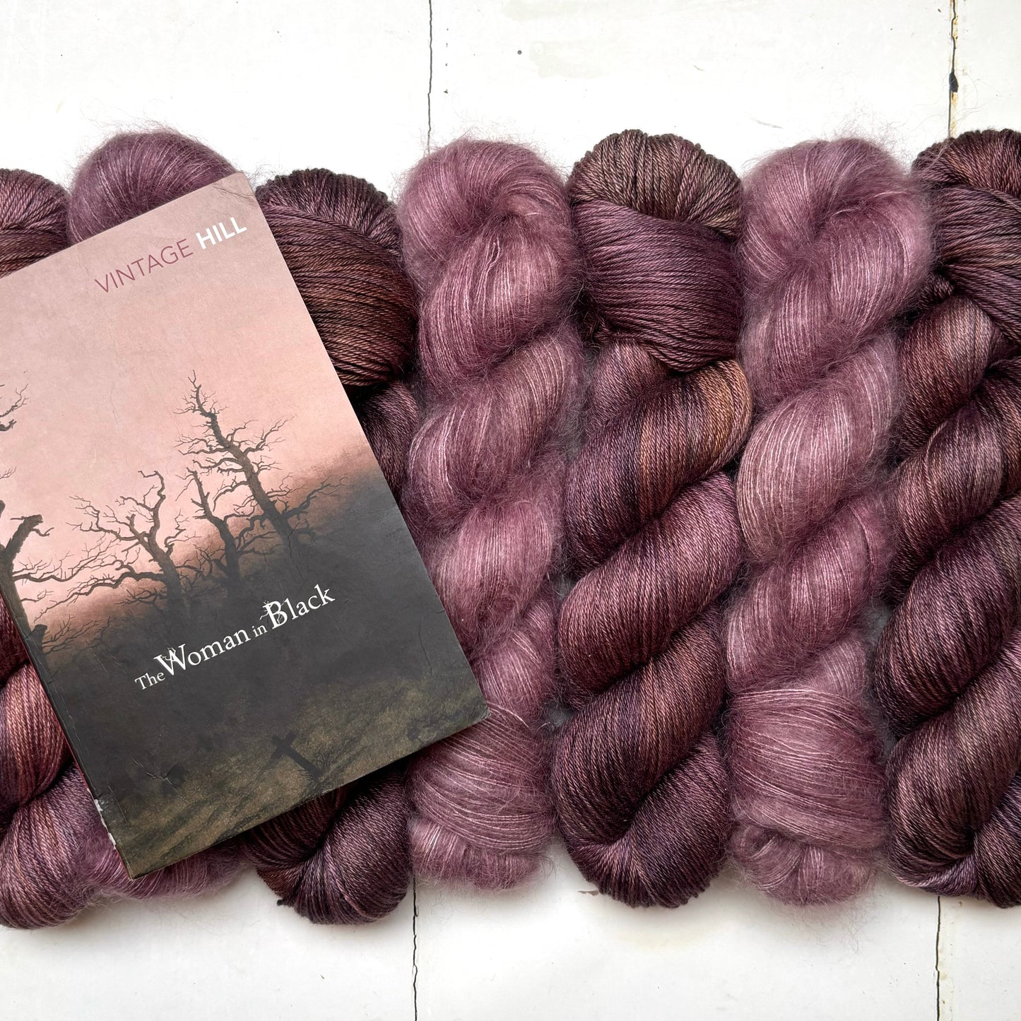 currently reading : The Woman in Black by Susan Hill