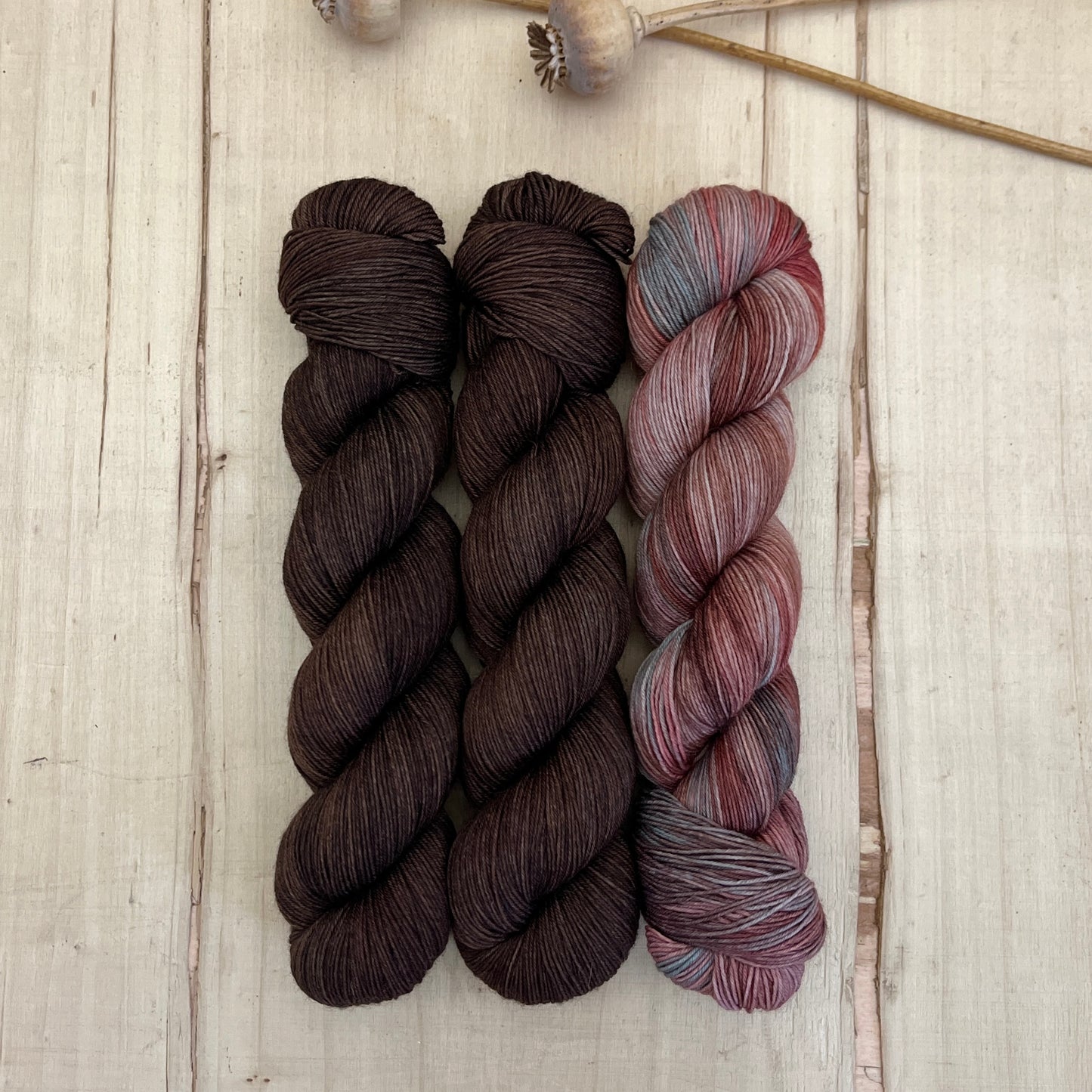 Isang Knits - Krisanteema Shawl - hoo | sock - yarn pack #1