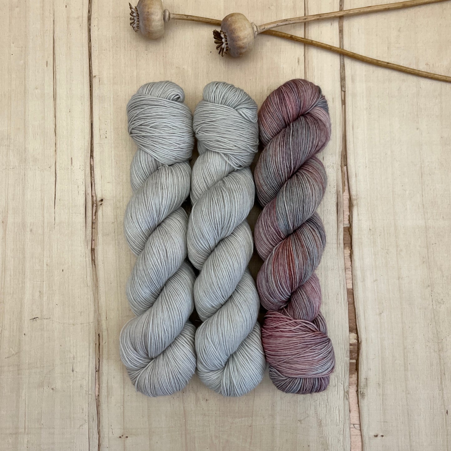 Isang Knits - Krisanteema Shawl - hoo | sock - yarn pack #2