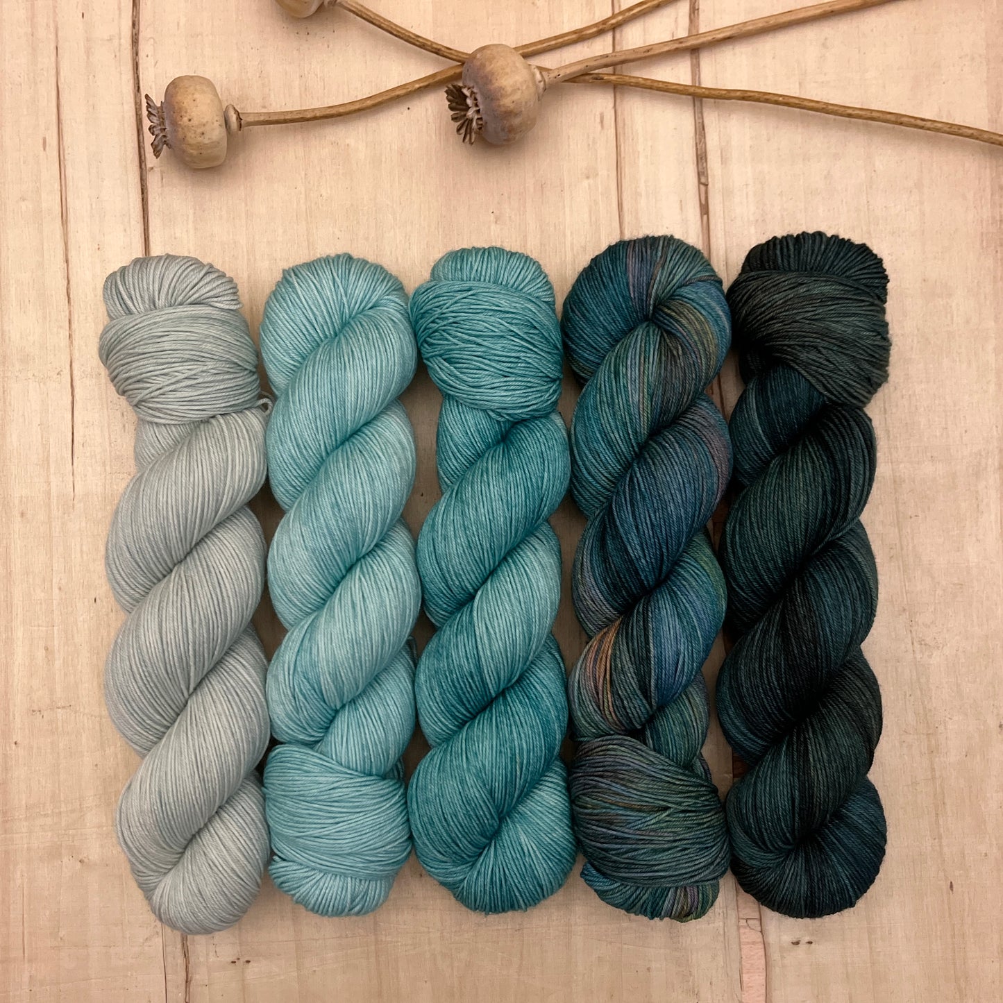 westknits hiberknitalong 2023 – glittering snowscape – pightle | fingering/4ply – yarn pack #2