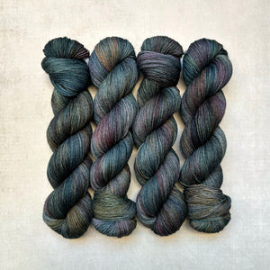 we walk the jewel-glimmered path – pightle | fingering/4ply (100g)