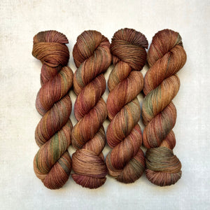 by candlelight – pightle | fingering/4ply (100g)