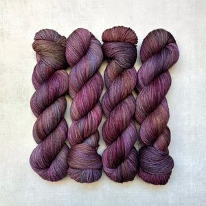 an accidental glimpse – pightle | fingering/4ply (100g)