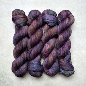 an accidental glimpse – pightle | fingering/4ply (100g)
