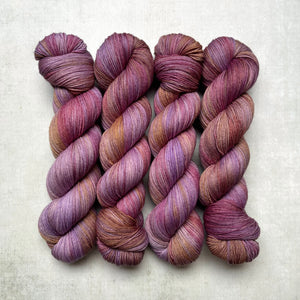 the flicker of time – pightle | fingering/4ply (100g)