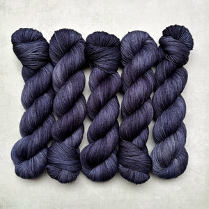ice shadow – pightle | fingering/4ply (100g)