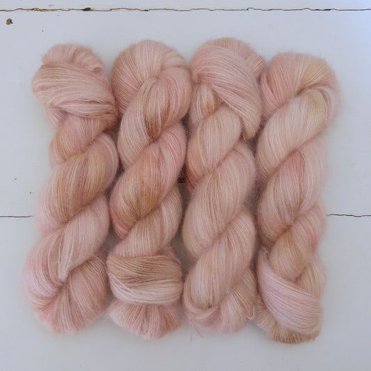 aker | lace
