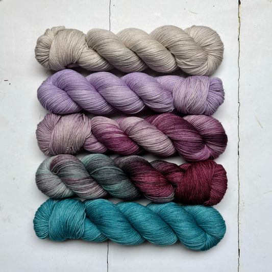 extra lite bright – five skein fade yarn pack – pightle | fingering/4ply – plums