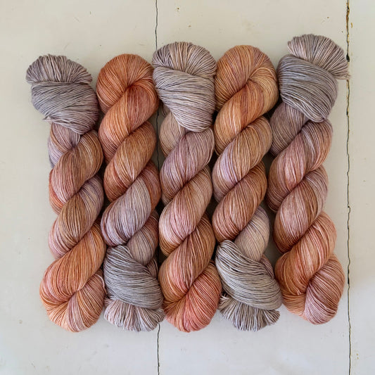 skeinLight – april – veil // mask