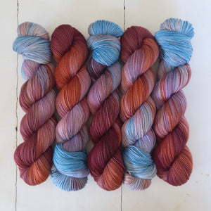 dovecote glow – hoo | sock (100g)