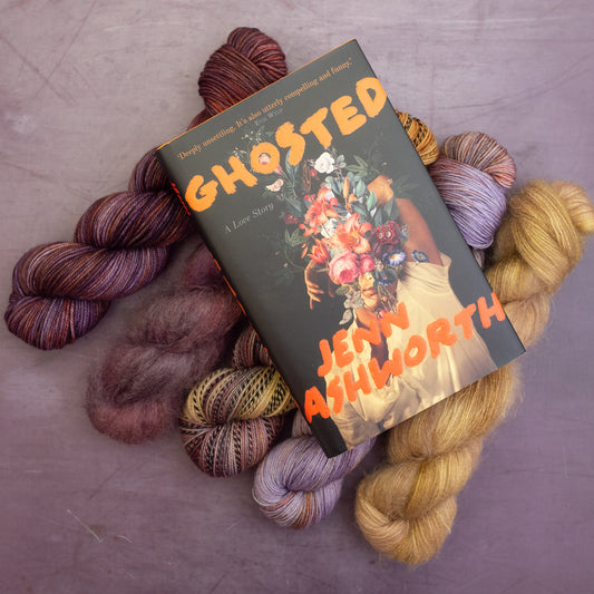 'currently reading' : Ghosted by Jenn Ashworth